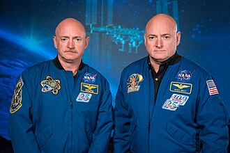 Scott og Mark Kelly.